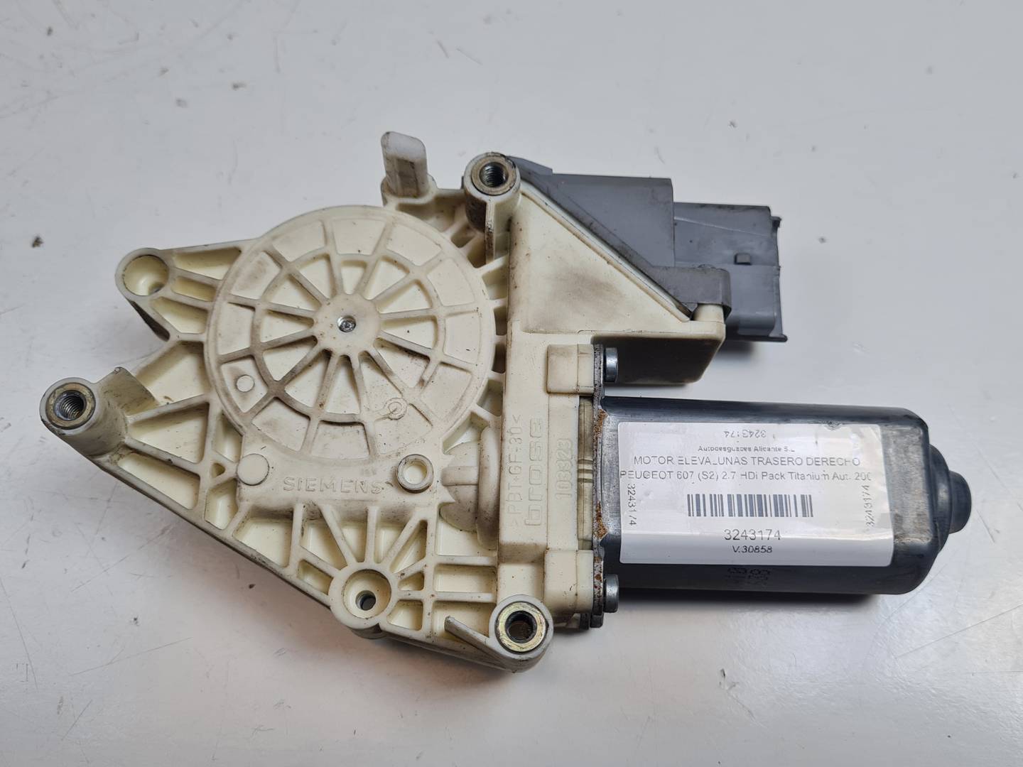 MOTOR ELEVALUNAS TRASERO DERECHO