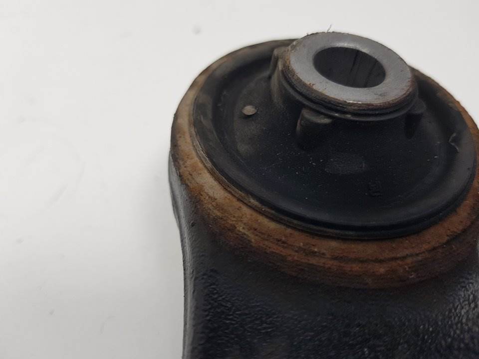 BRAZO SUSPENSION INFERIOR DELANTERO DERECHO